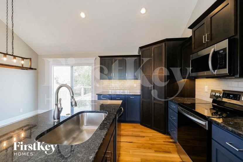 811 S Sunset Ln - Photo 7 of 15