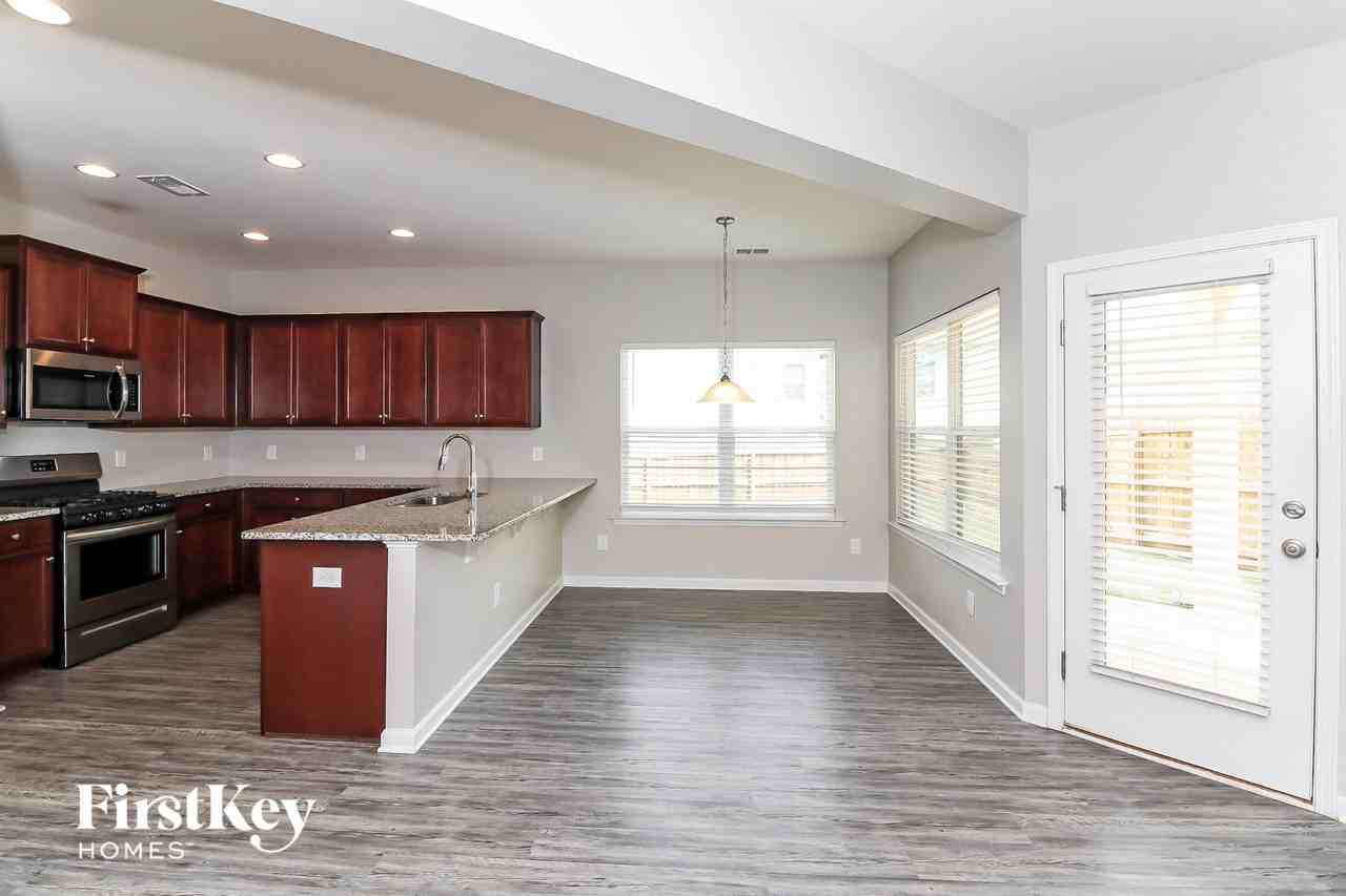 195 Bryon Ln - Photo 6 of 15