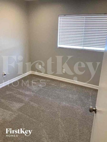 426 Hopedale Ave - Photo 6 of 10