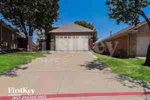 featured image of 1002 Harwood Ct