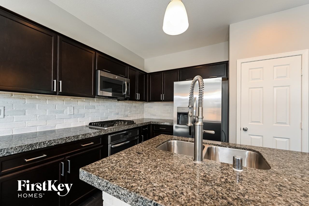 10448 Camp Rock Ct - Photo 4 of 15