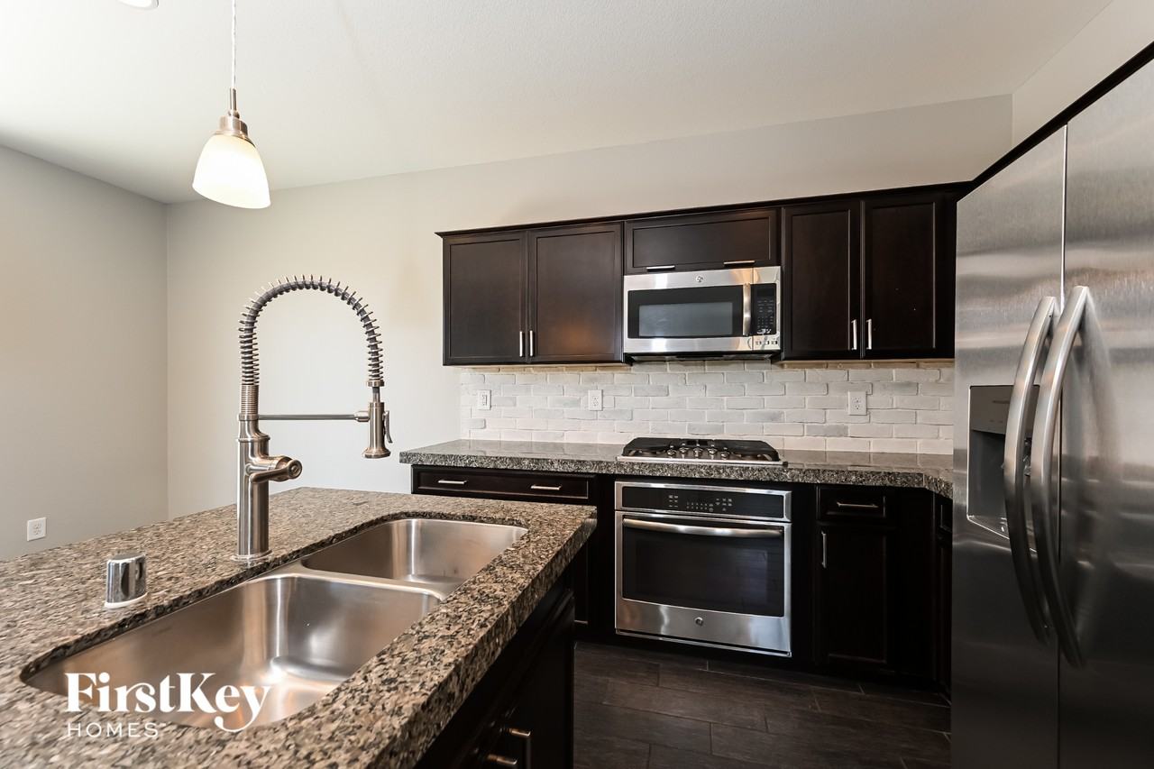 10448 Camp Rock Ct - Photo 5 of 15
