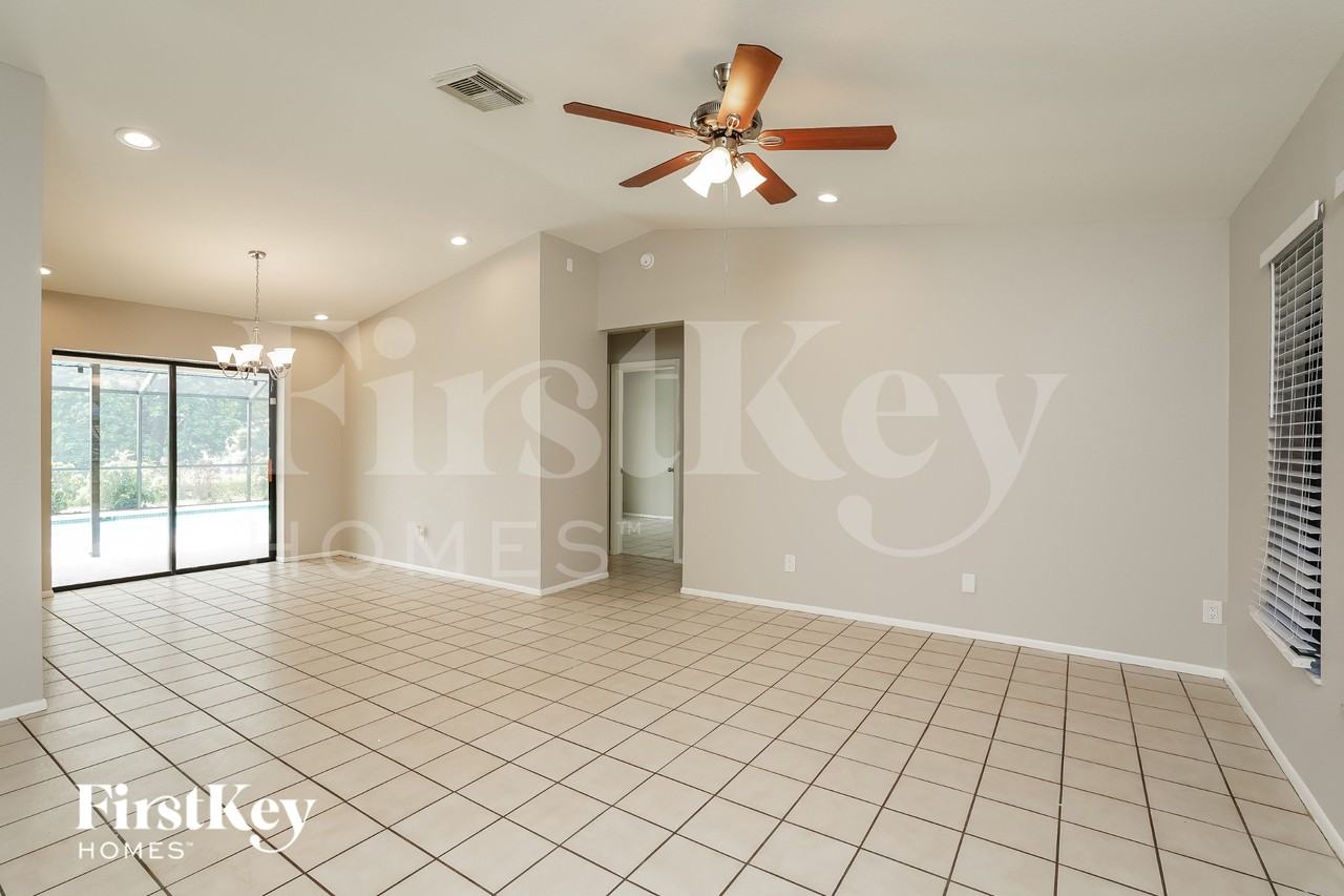 3721 Sw 6th Ave - Photo 2 of 15
