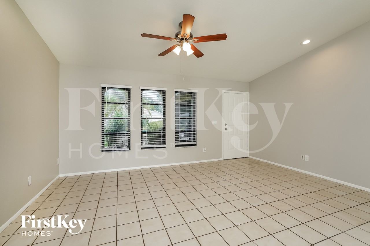 3721 Sw 6th Ave - Photo 3 of 15