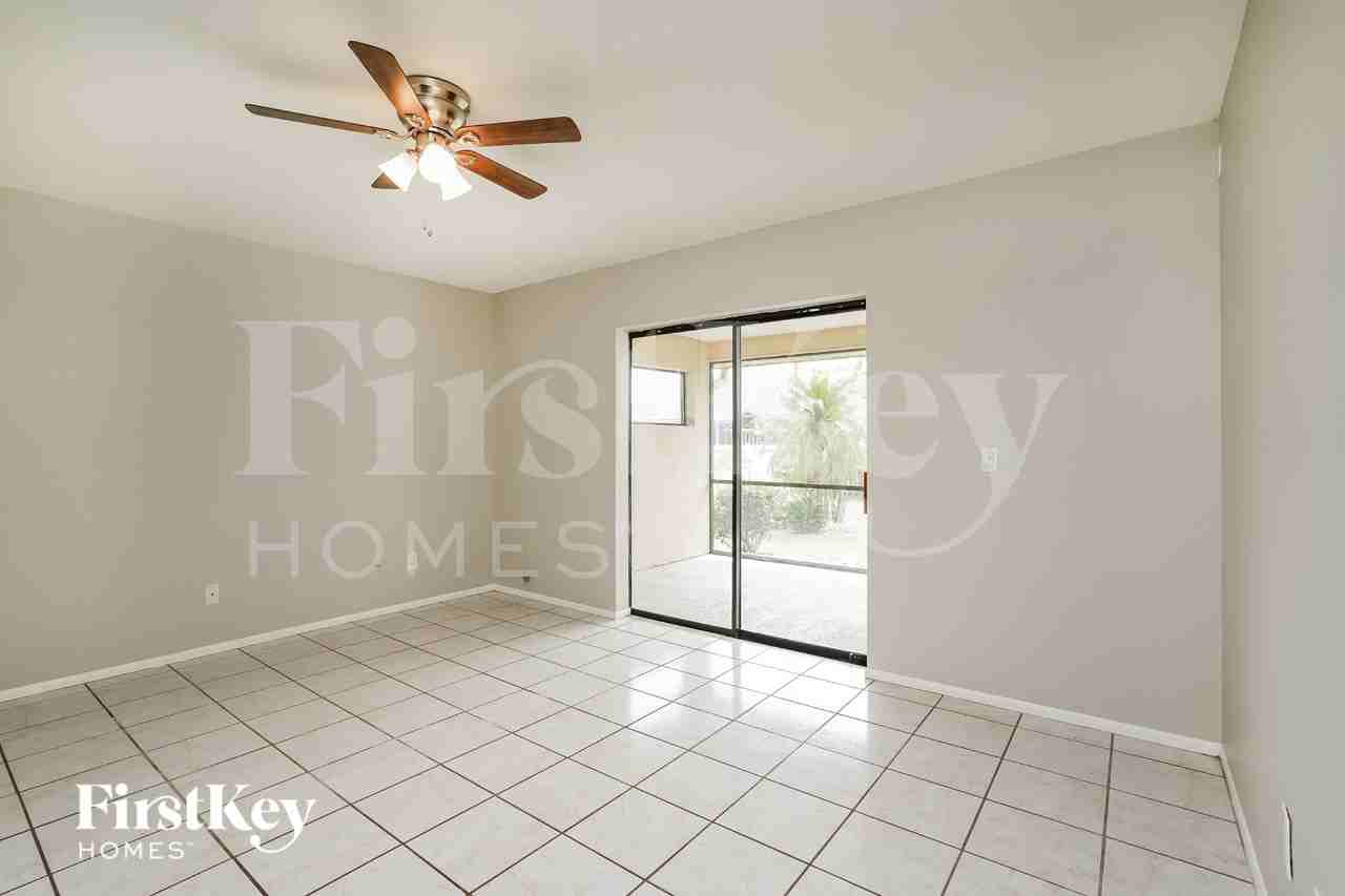 3721 Sw 6th Ave - Photo 7 of 15