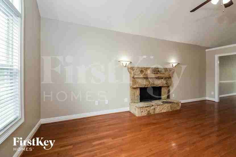 1229 Winsley Ct Sw - Photo 3 of 15