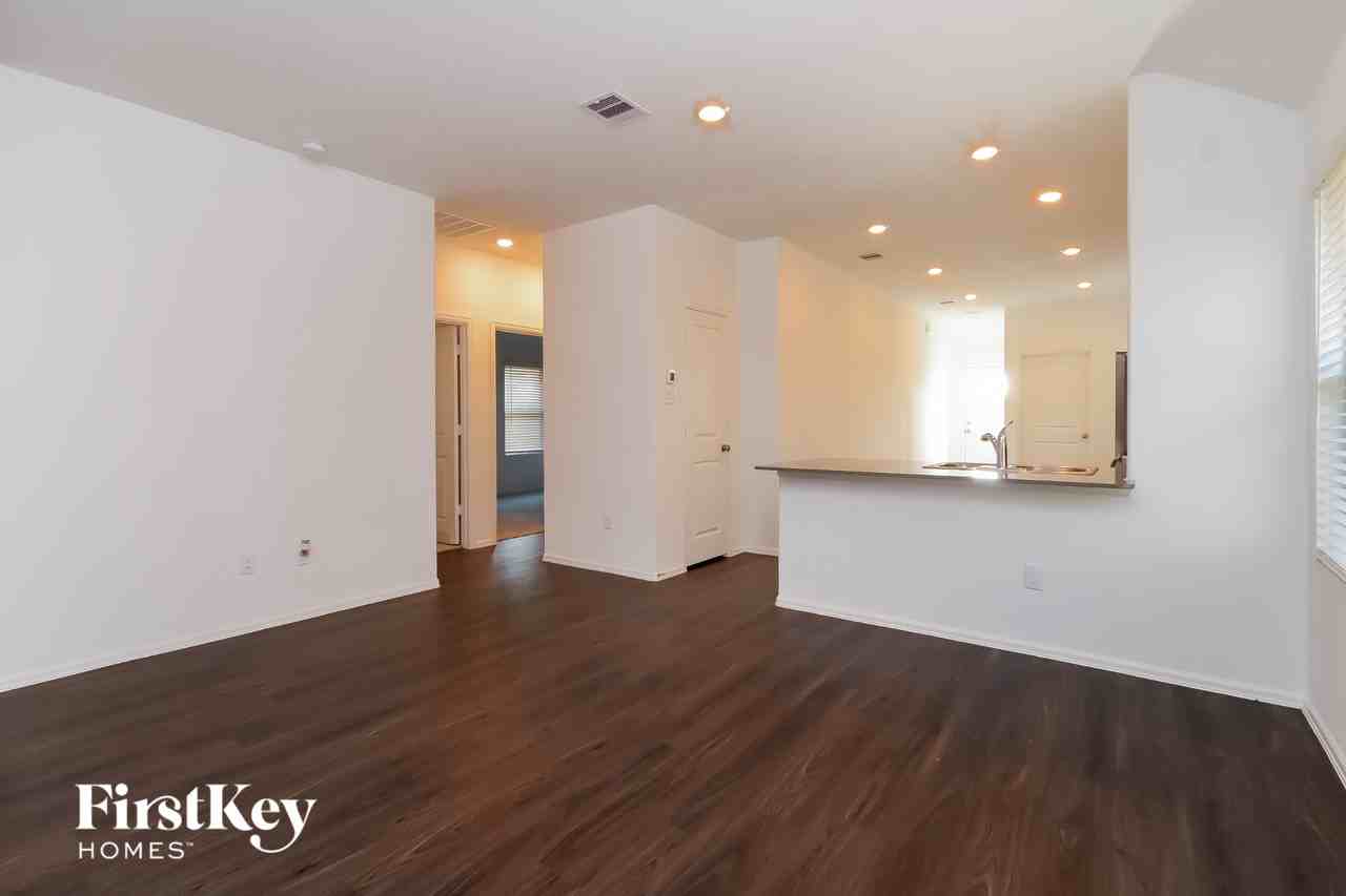 18438 Running Shadow Ct - Photo 4 of 15