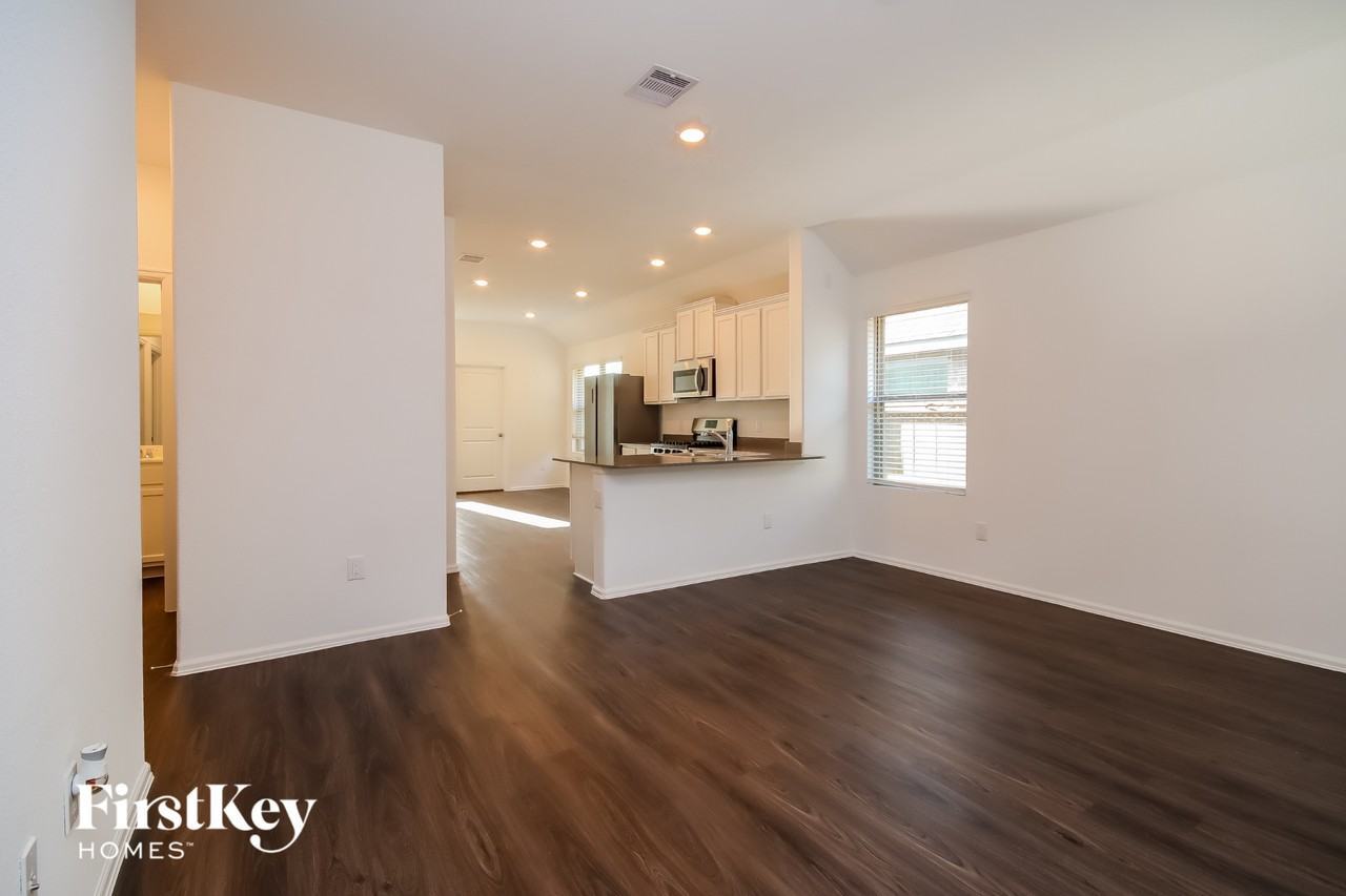 18438 Running Shadow Ct - Photo 5 of 15