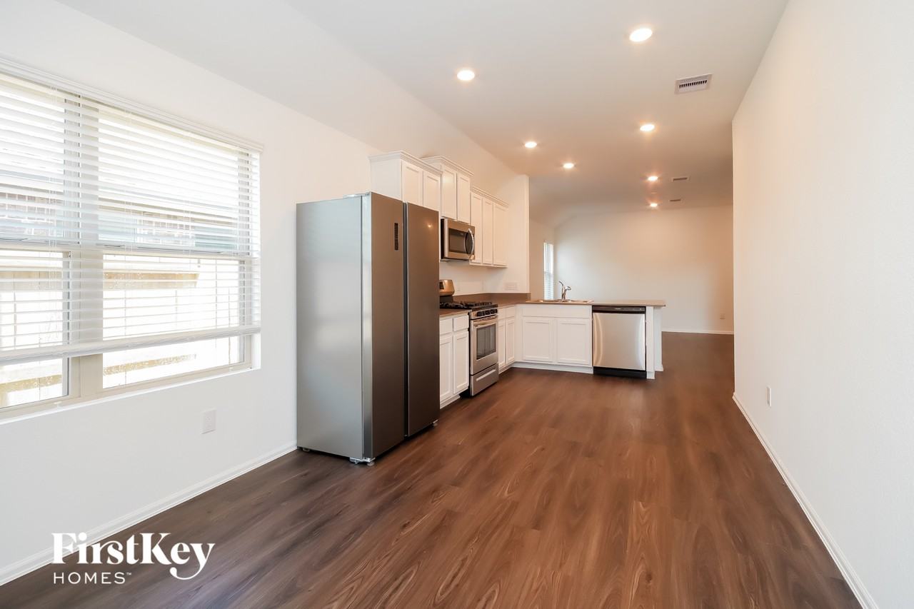 18438 Running Shadow Ct - Photo 6 of 15