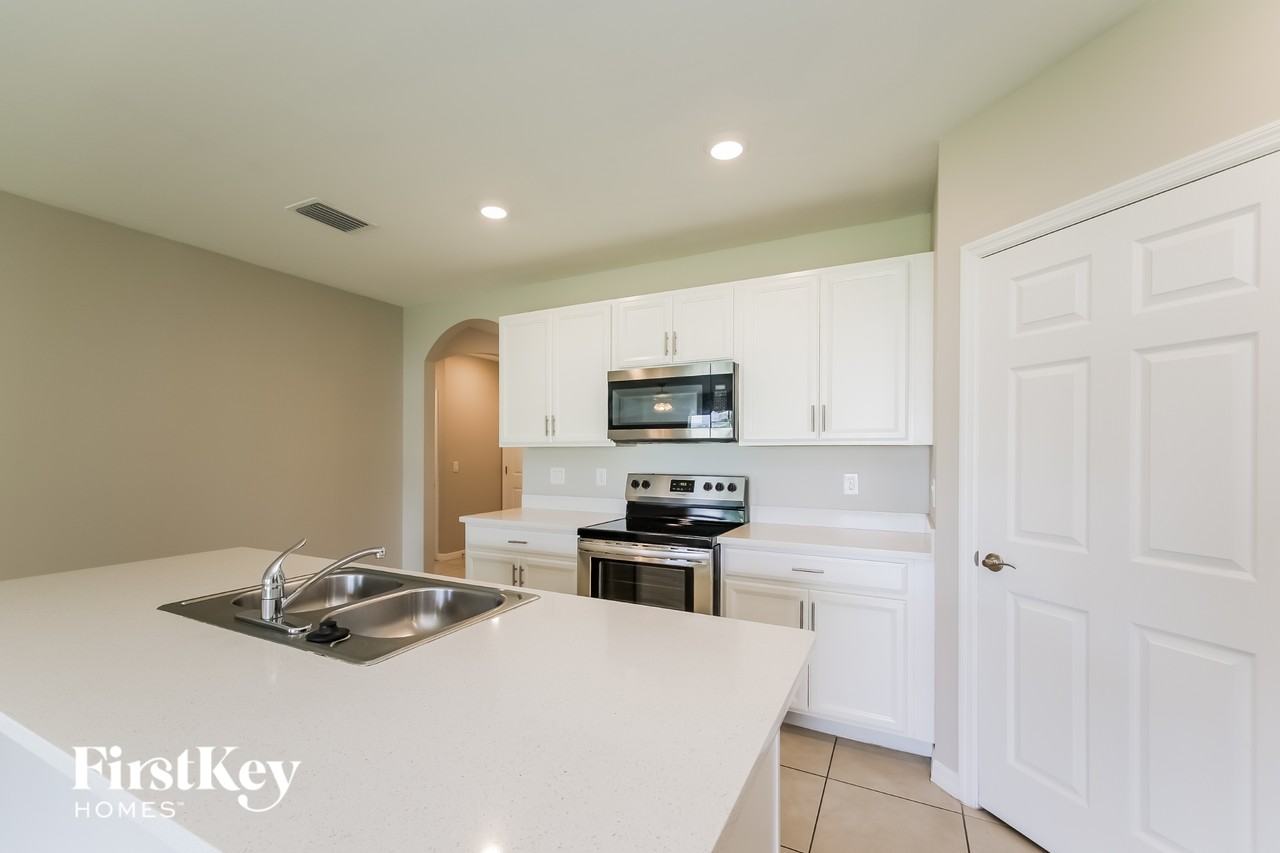 18533 Miami Blvd - Photo 6 of 15