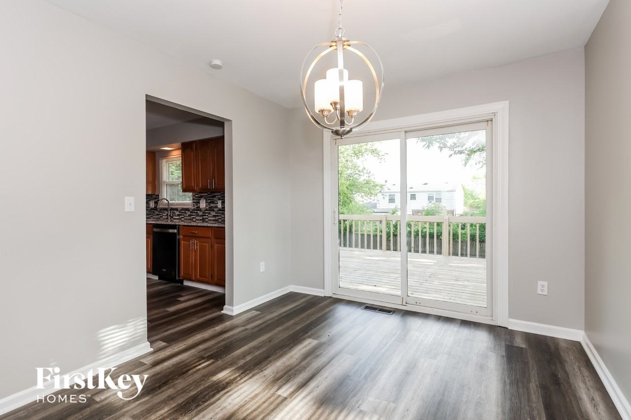 4287 Honeybrook Ave - Photo 4 of 15