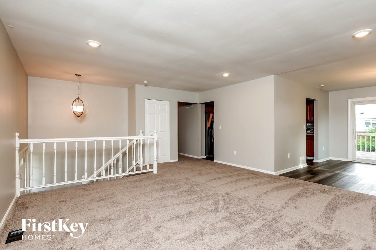 4287 Honeybrook Ave - Photo 7 of 15