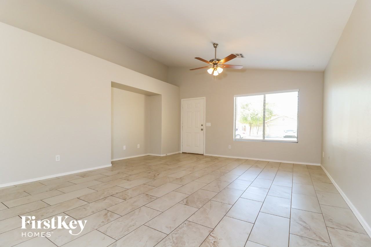 15841 W Morning Glory St - Photo 3 of 15