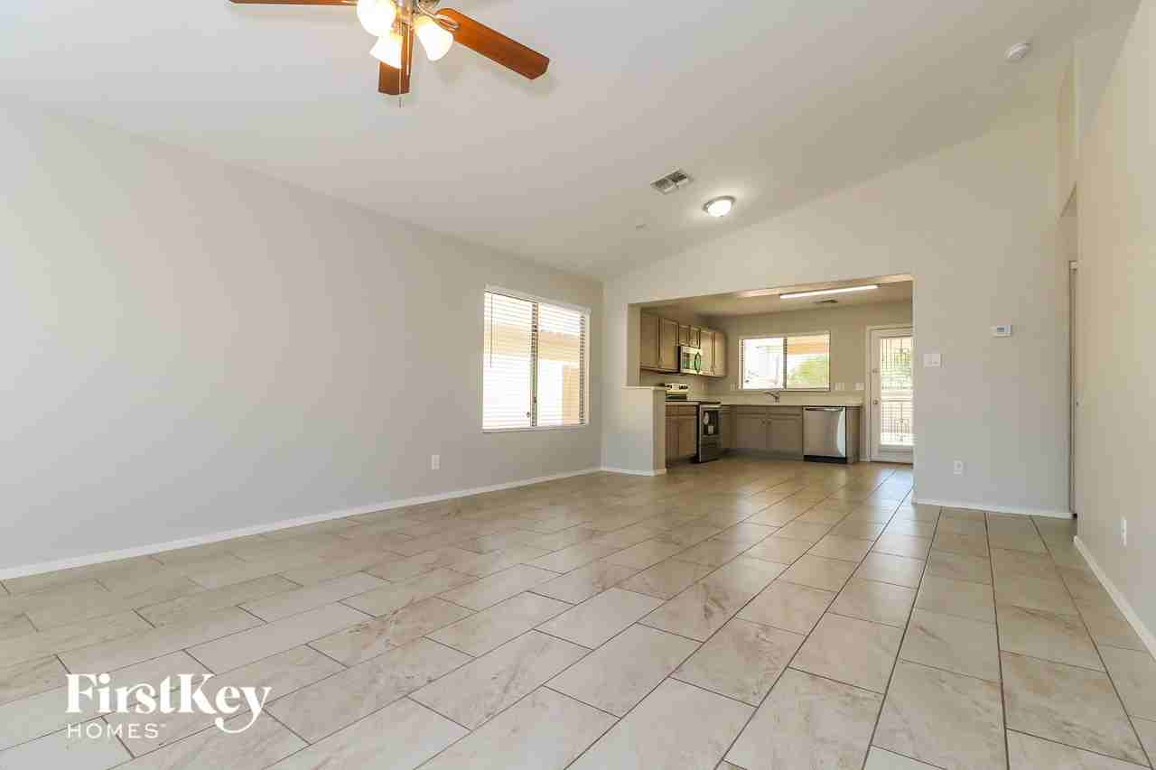 15841 W Morning Glory St - Photo 5 of 15