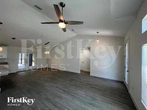 7411 Wycliff Dr - Photo 4 of 11