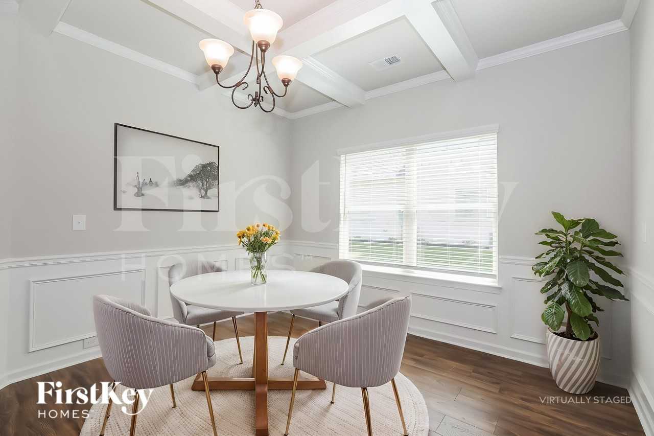 727 Hot Springs Trl - Photo 5 of 18
