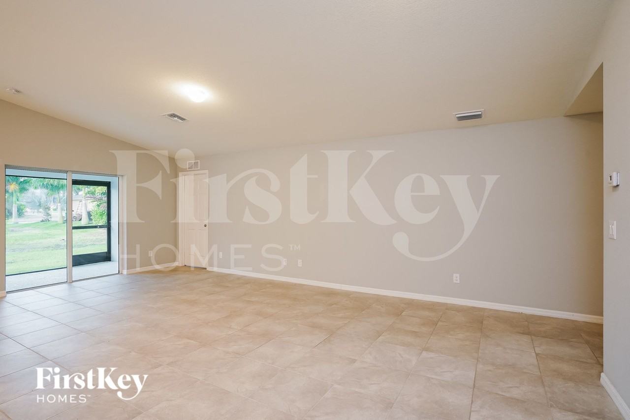1606 Ne 35th Ter - Photo 4 of 15