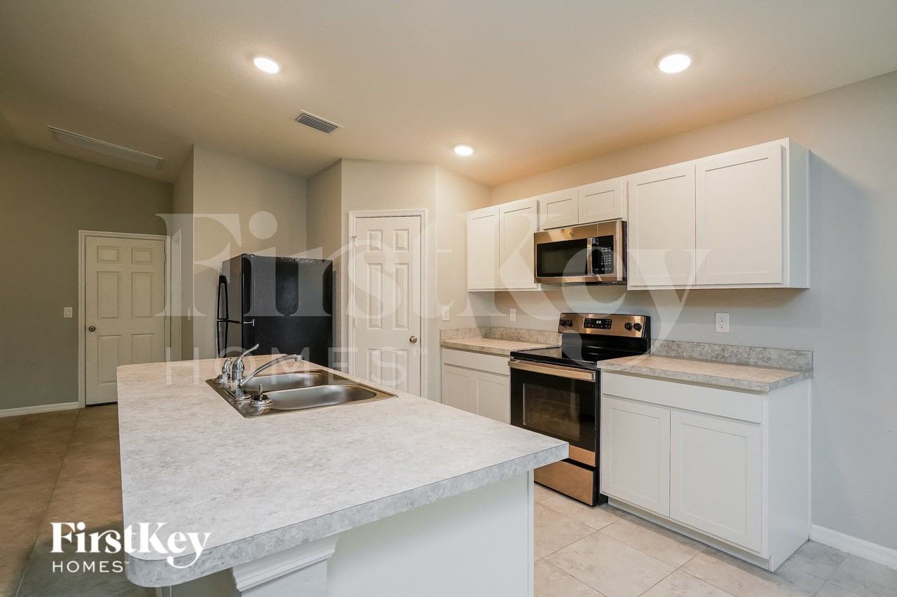 1606 Ne 35th Ter - Photo 7 of 15