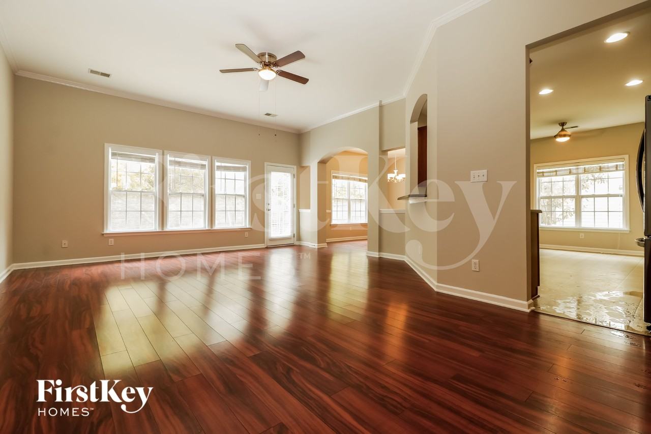 9661 Pebble Creek Blvd - Photo 2 of 15
