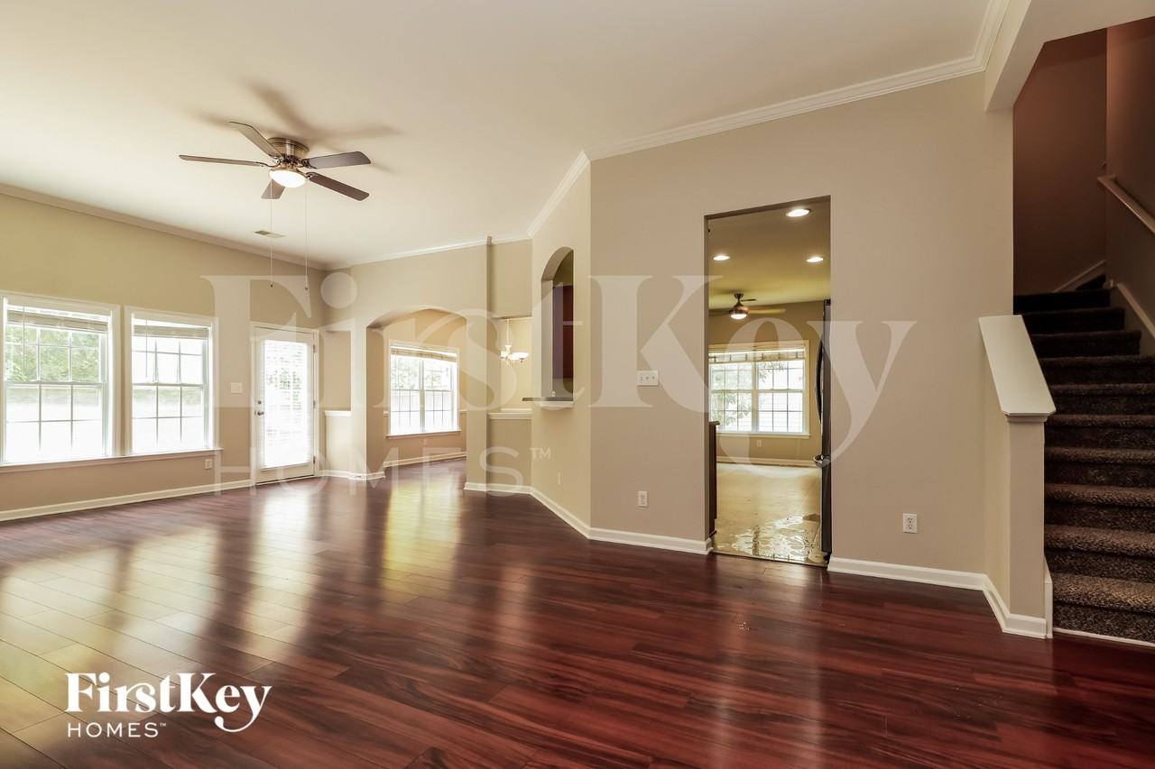 9661 Pebble Creek Blvd - Photo 4 of 15