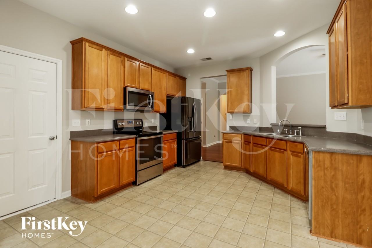 9661 Pebble Creek Blvd - Photo 6 of 15