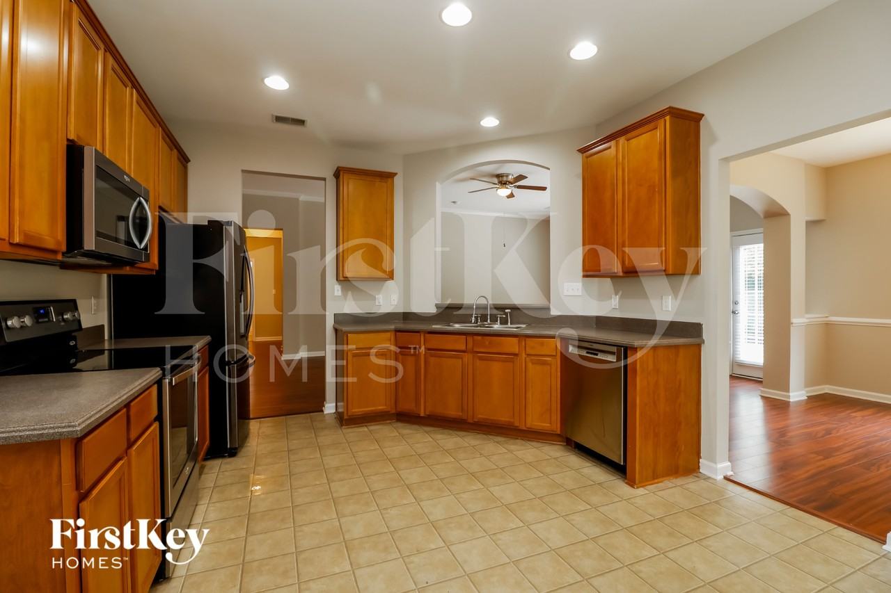9661 Pebble Creek Blvd - Photo 7 of 15