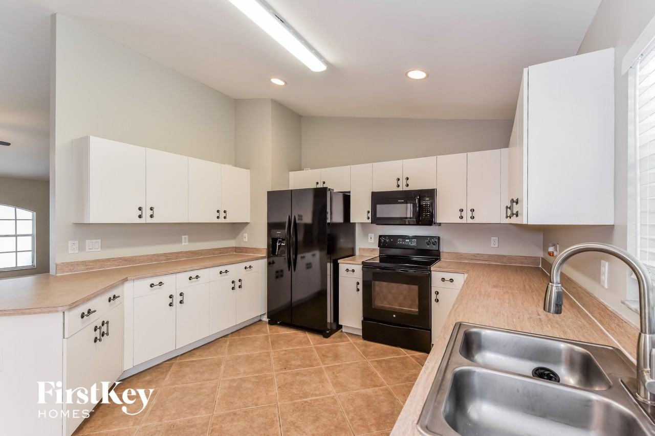 3736 Sw Santa Barbara Pl - Photo 6 of 15