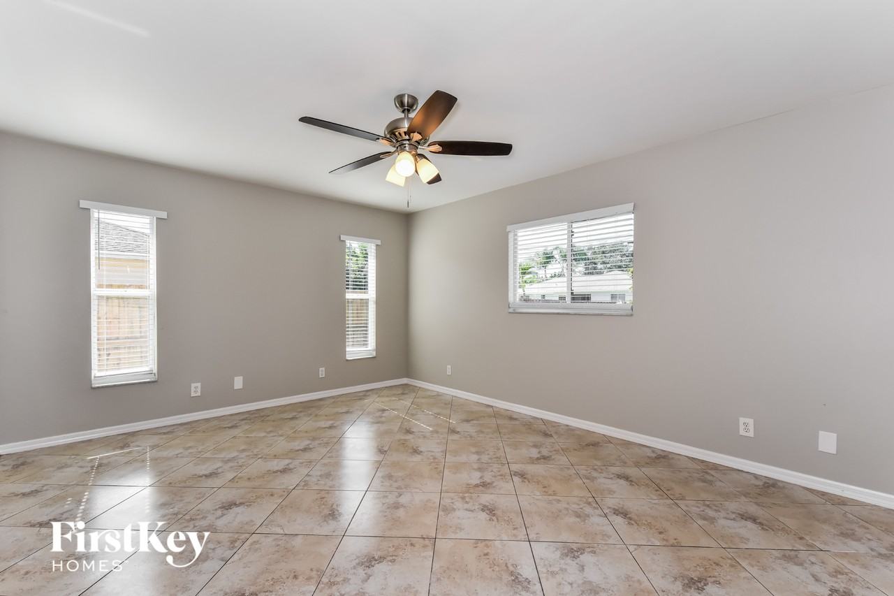 3736 Sw Santa Barbara Pl - Photo 7 of 15