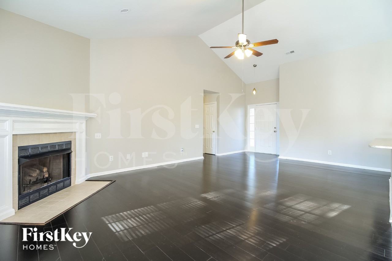 3904 Melco Ct - Photo 4 of 15