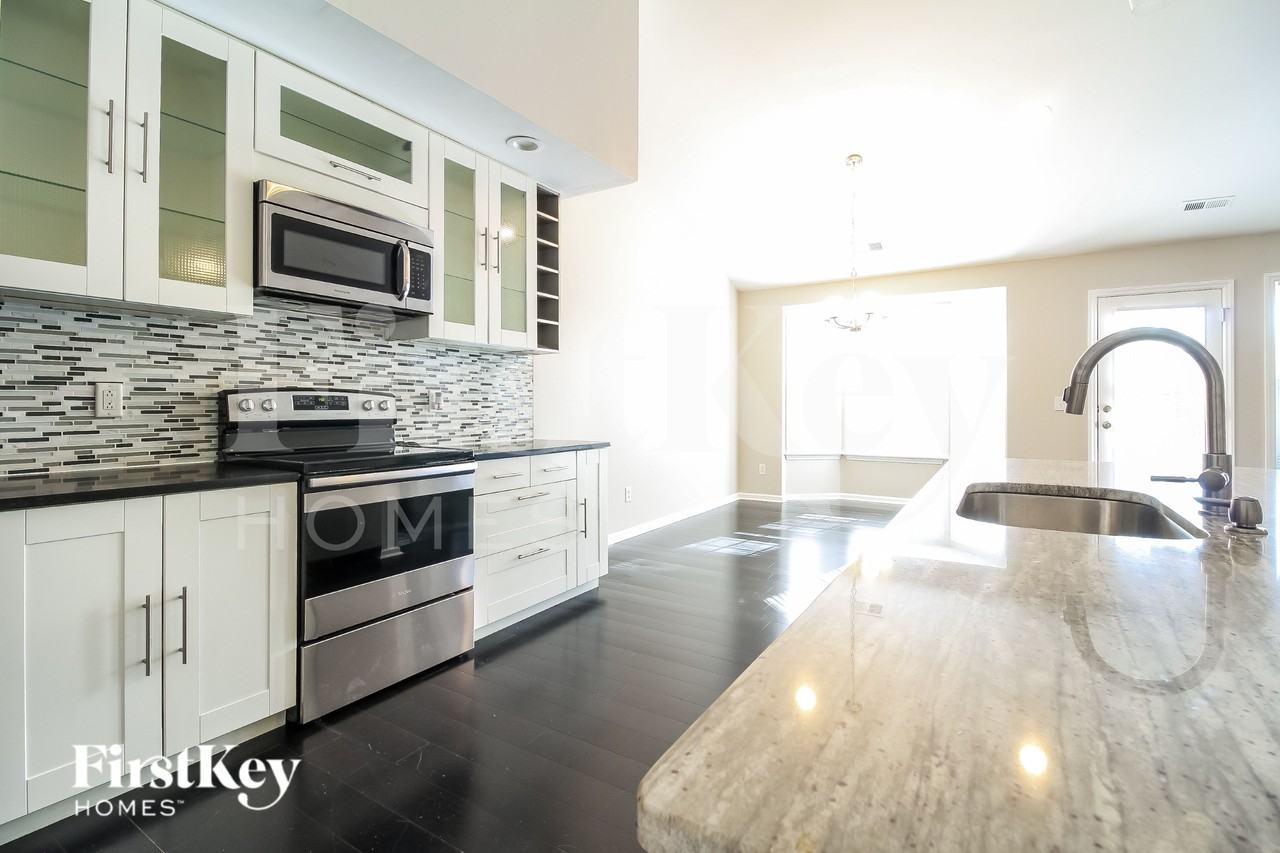 3904 Melco Ct - Photo 6 of 15