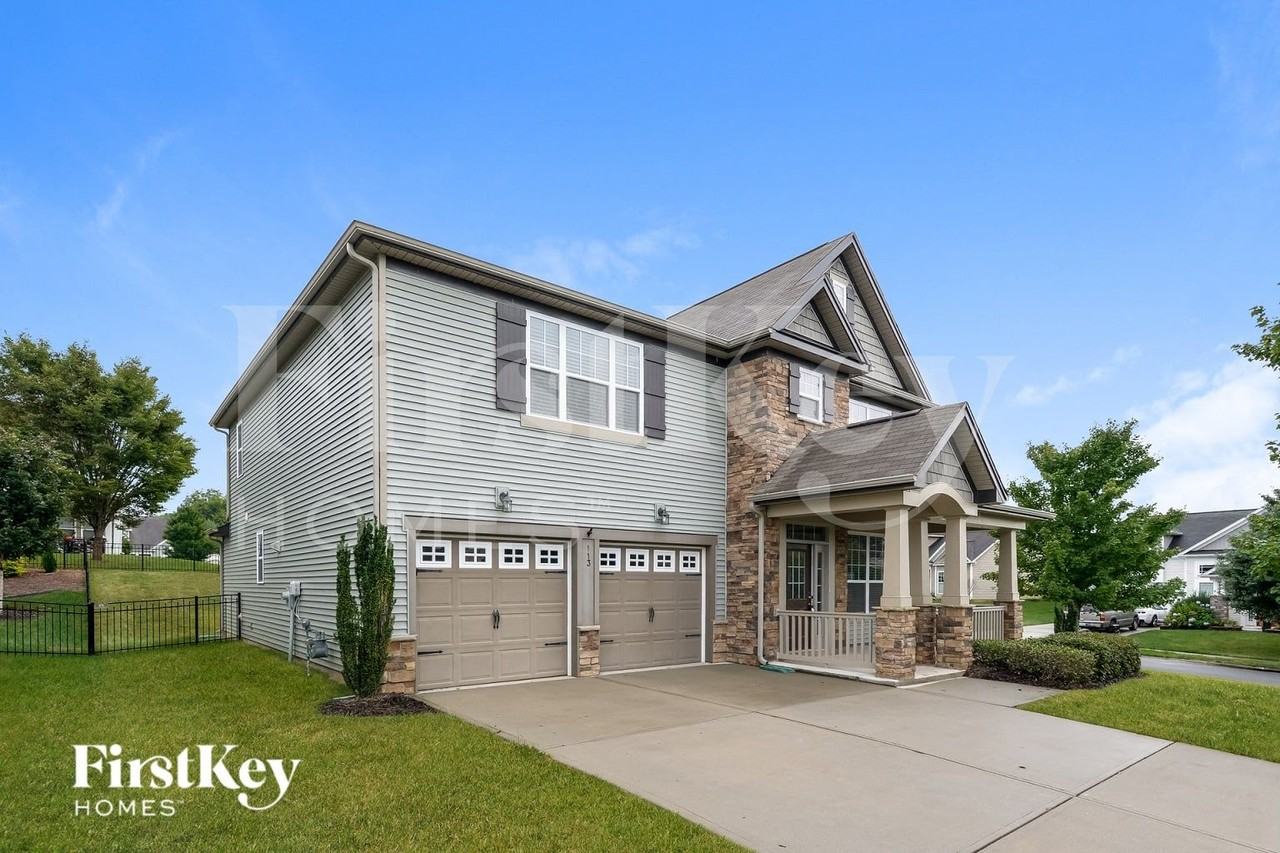 113 Planters Way - Photo 2 of 15