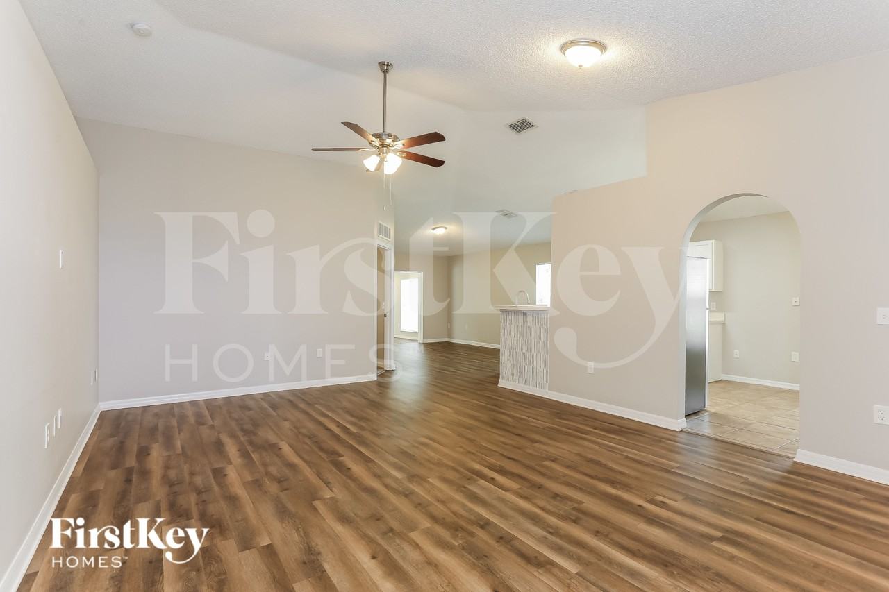 8113 Misty Meadows Ct N - Photo 2 of 16