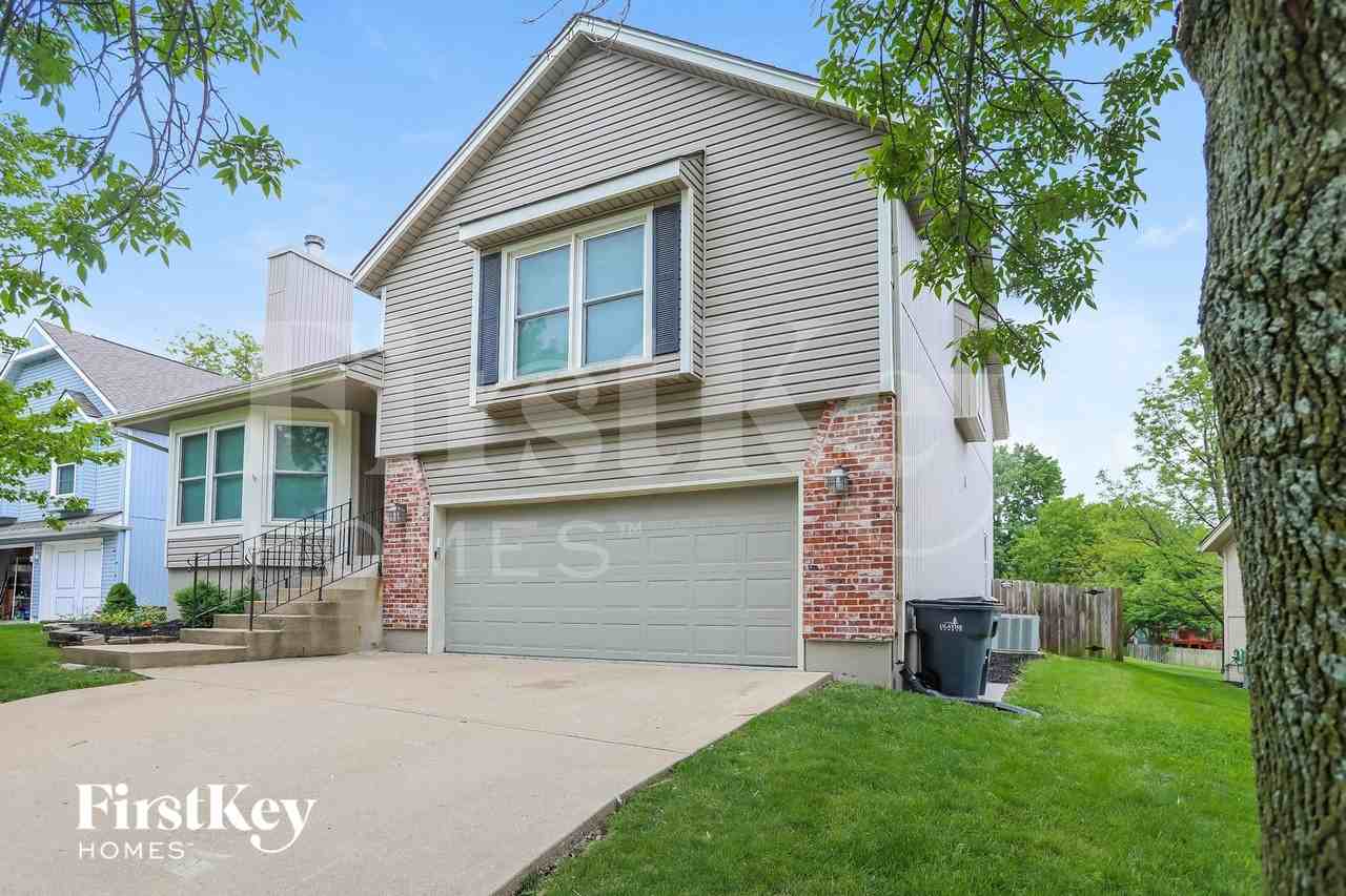 15117 W 131st St - Photo 2 of 15