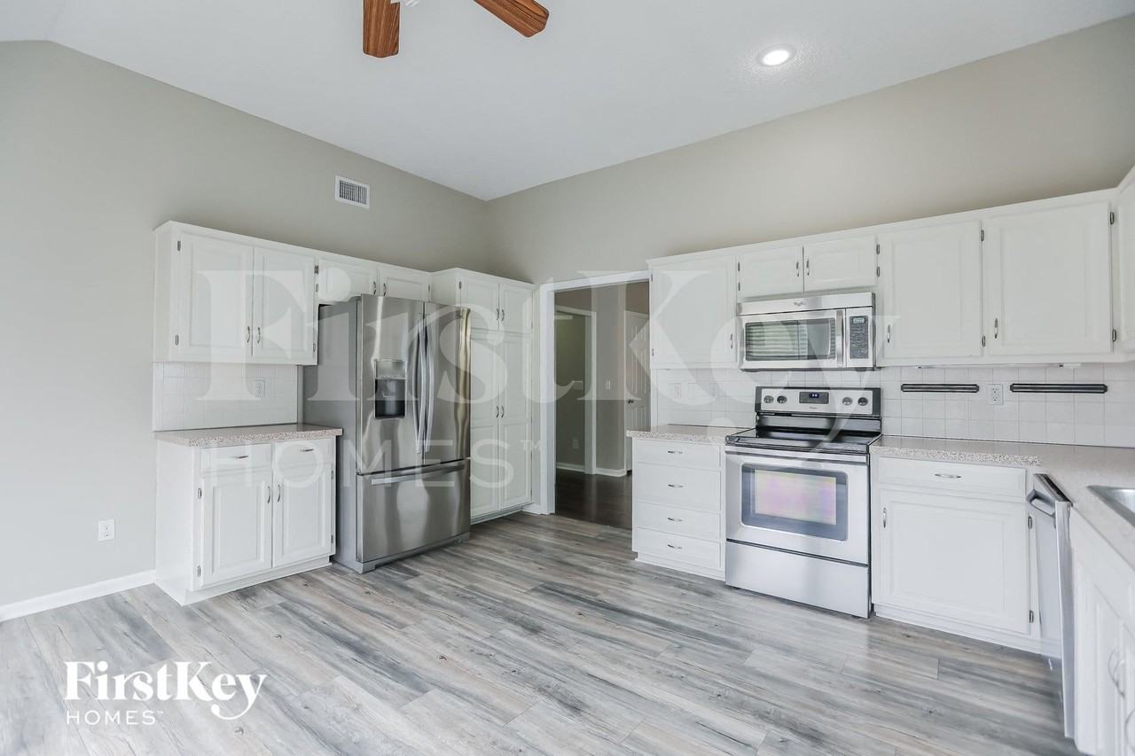 15117 W 131st St - Photo 6 of 15
