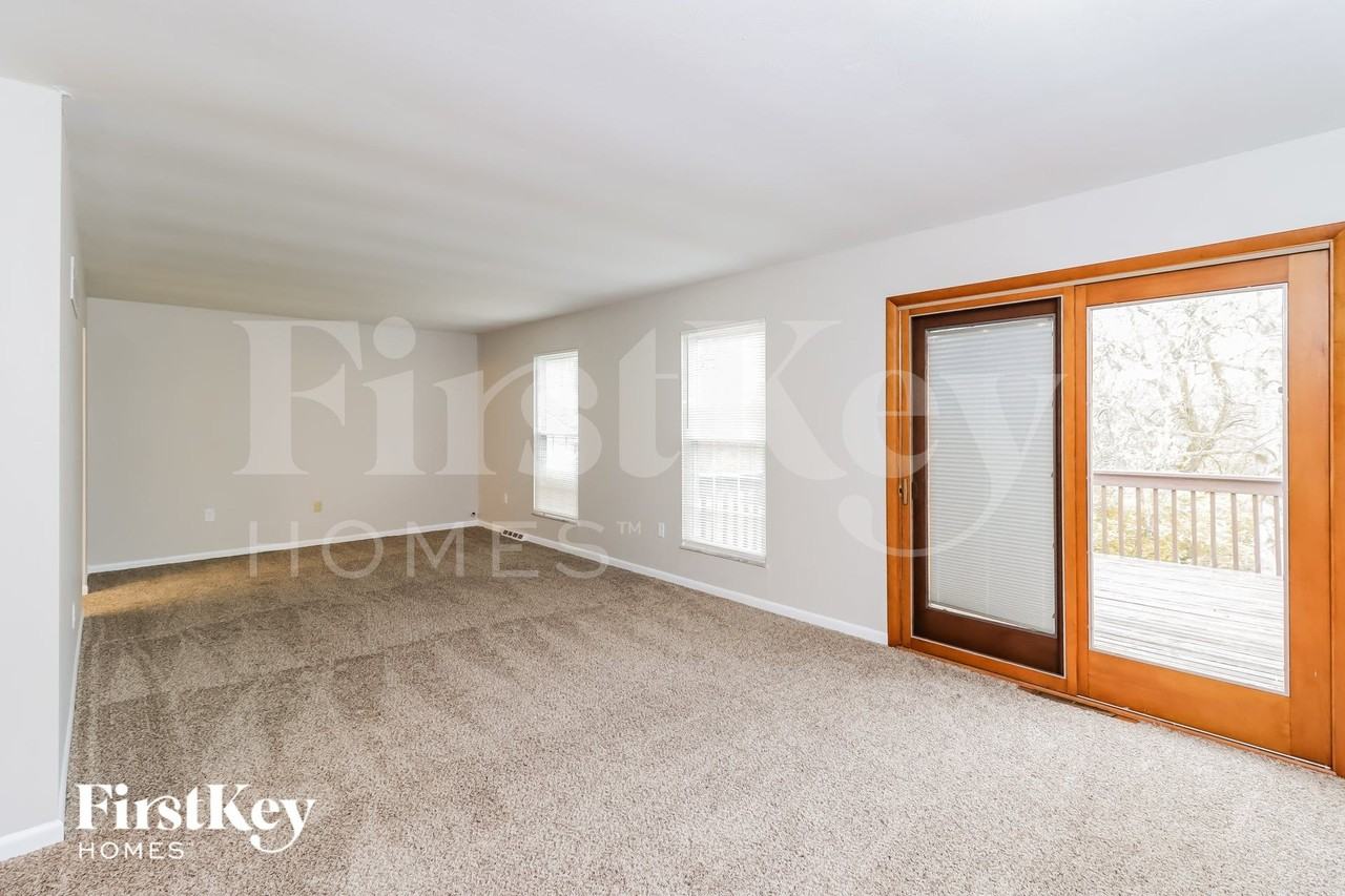 7169 Woodland Cir - Photo 3 of 15
