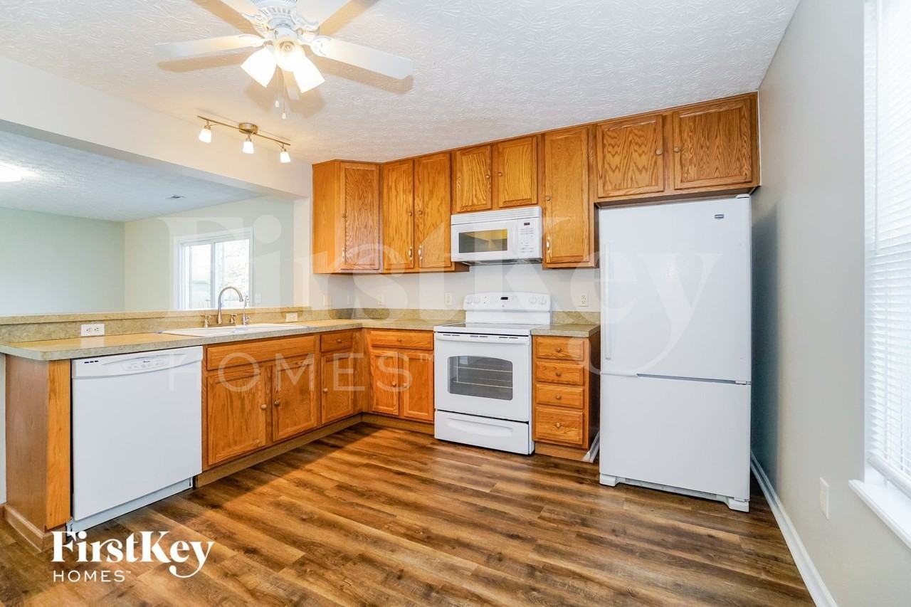 261 Inah Ave - Photo 5 of 14