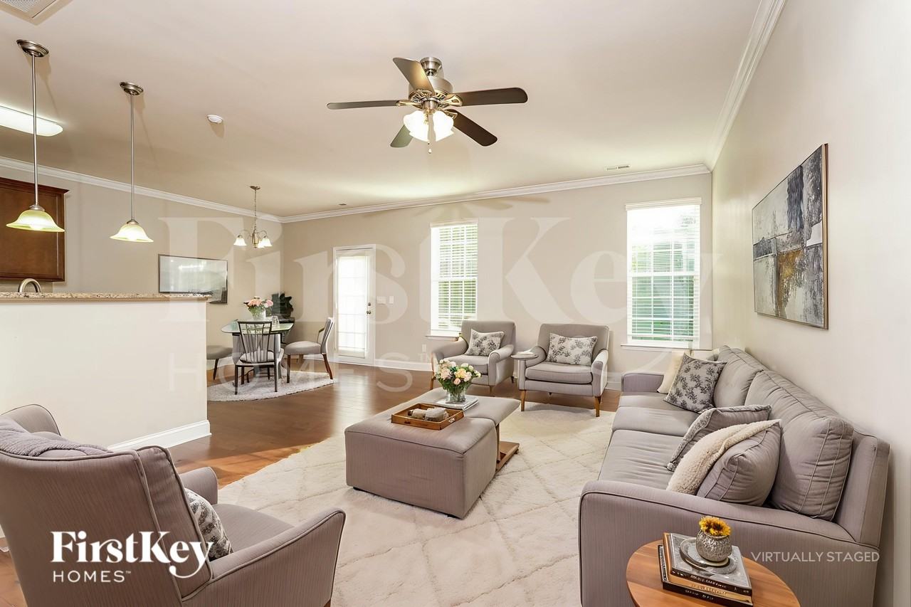 1643 Ashmead Ln - Photo 3 of 19