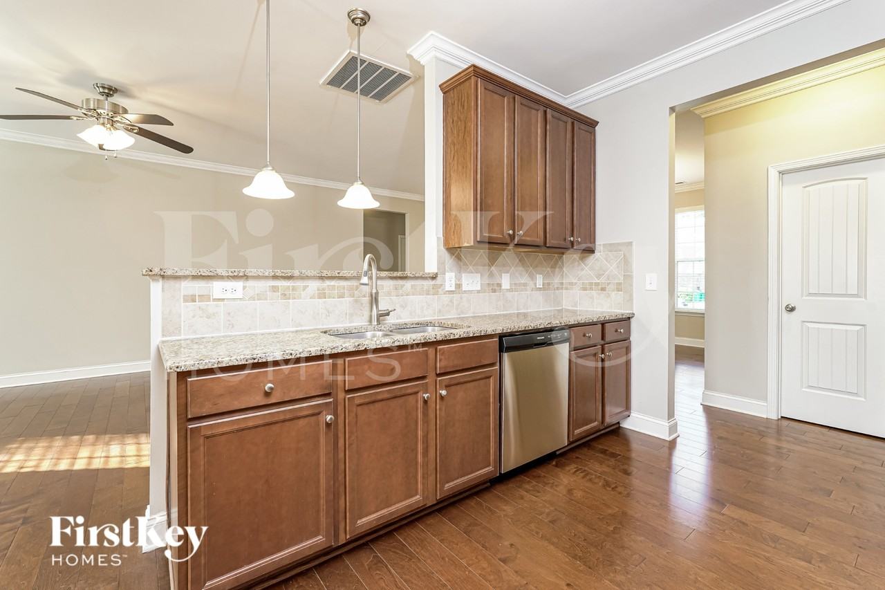 1643 Ashmead Ln - Photo 7 of 19