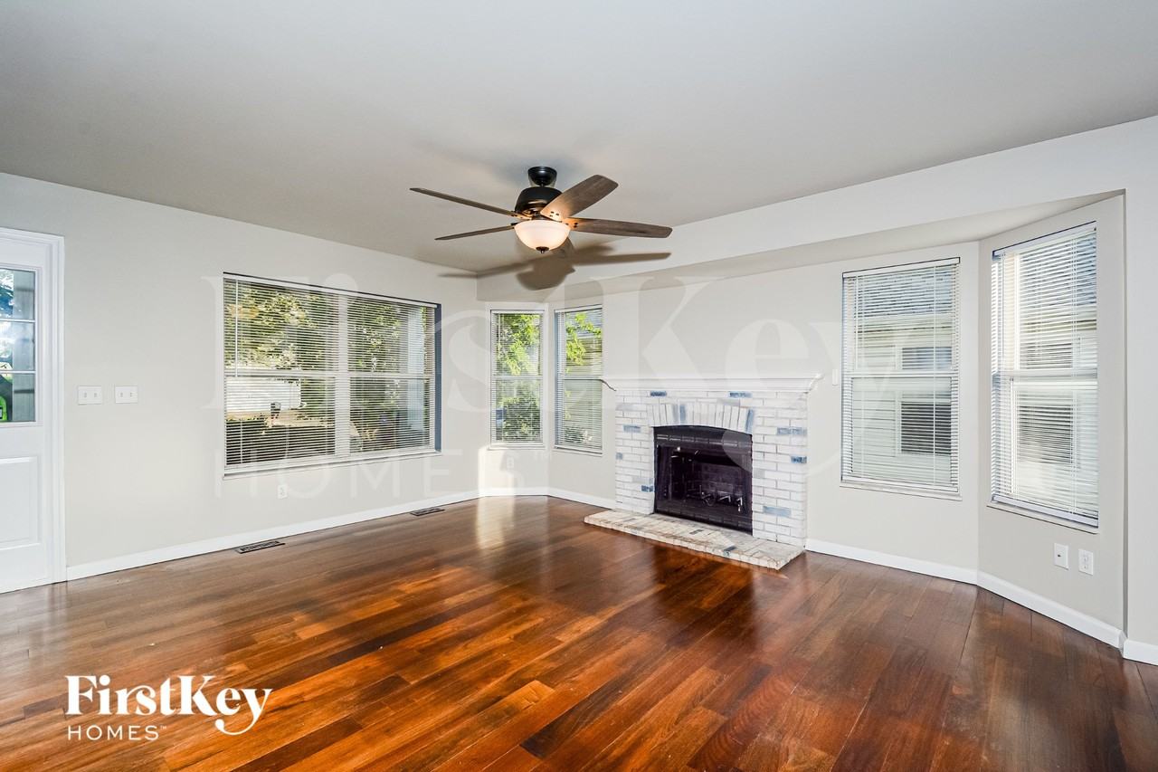 2501 Shiva Ct - Photo 3 of 15