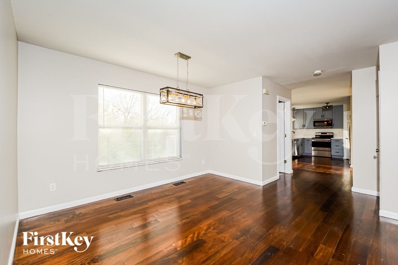 2501 Shiva Ct - Photo 4 of 15