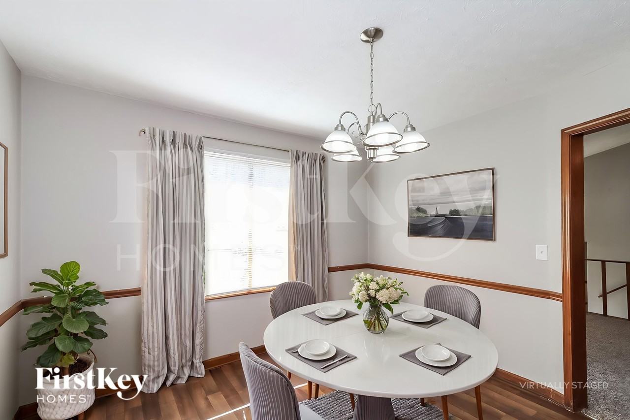 213 Park Ave - Photo 7 of 18