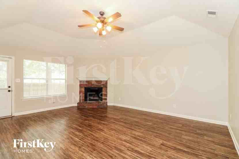 988 Zenith Cv N - Photo 4 of 15