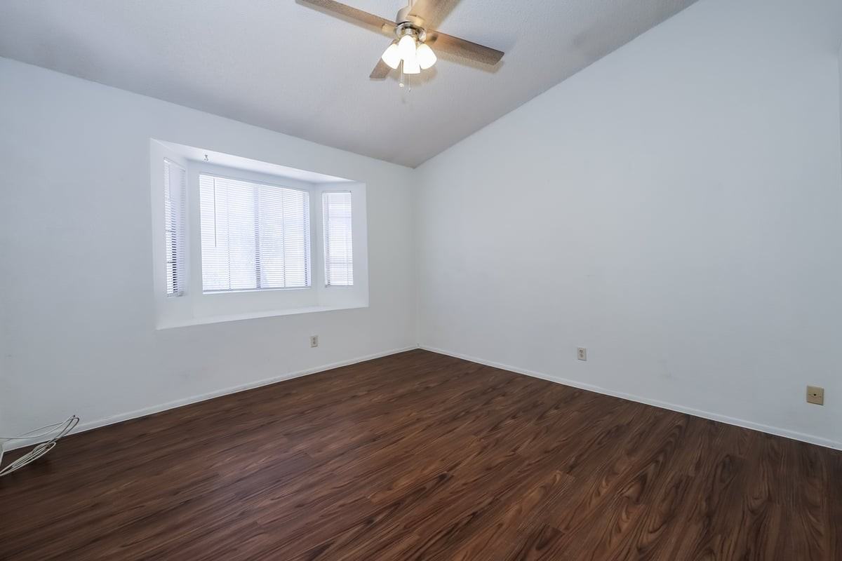 10043 E Bryonwood Ln - Photo 3 of 24