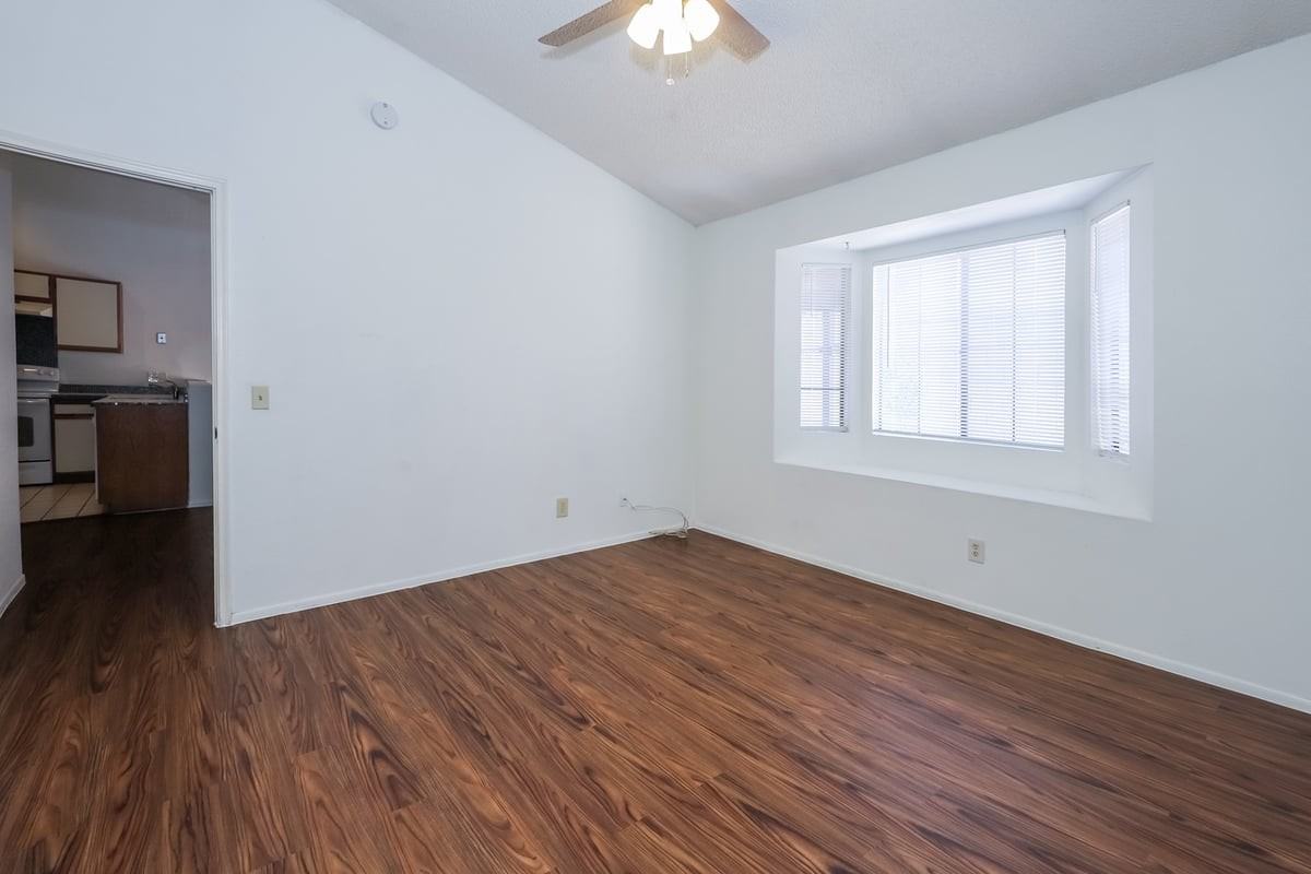 10043 E Bryonwood Ln - Photo 4 of 24
