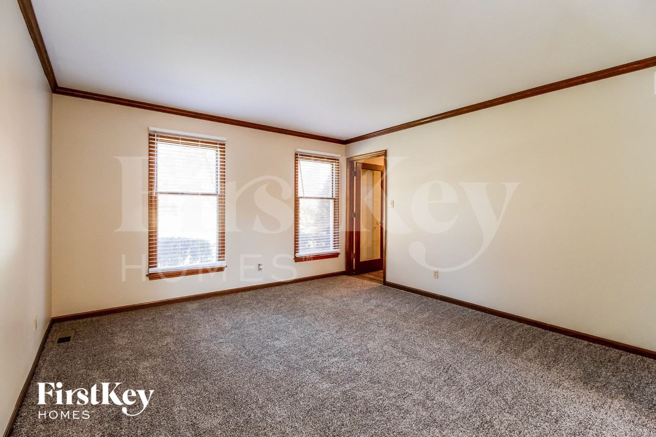 7247 Cinnamon Woods Dr - Photo 4 of 15