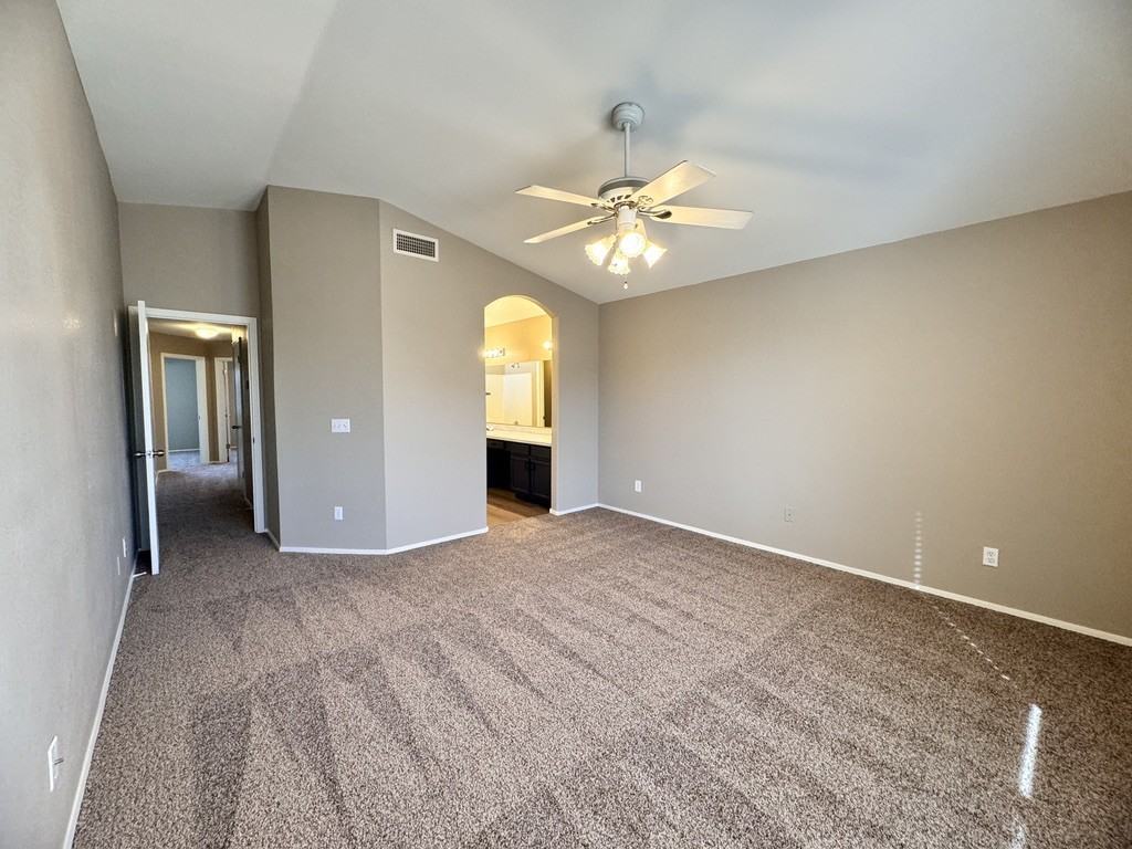 10453 N 76th Dr - Photo 4 of 47