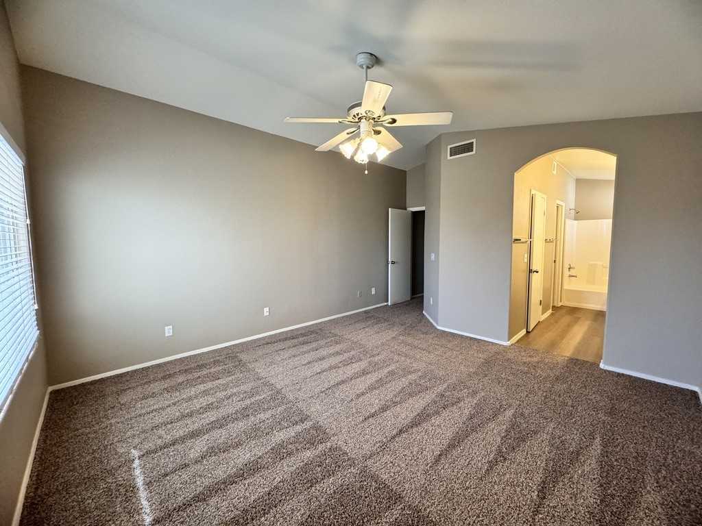 10453 N 76th Dr - Photo 6 of 47