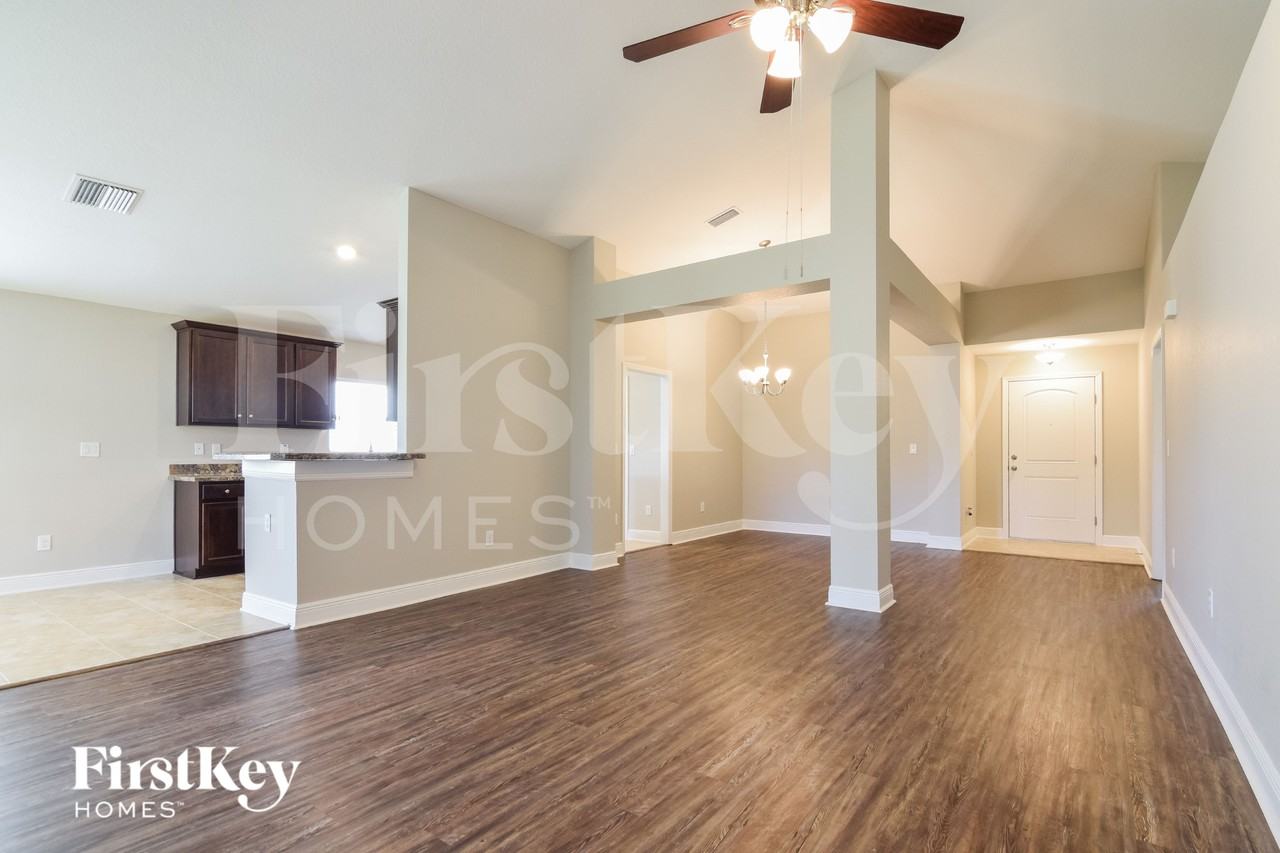 14503 Dunrobin Dr - Photo 4 of 15