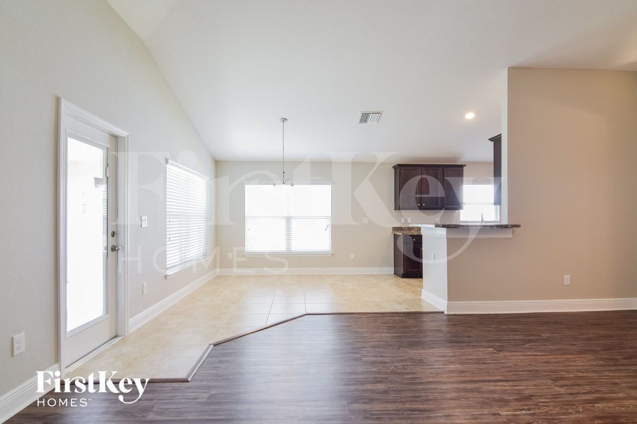 14503 Dunrobin Dr - Photo 5 of 15