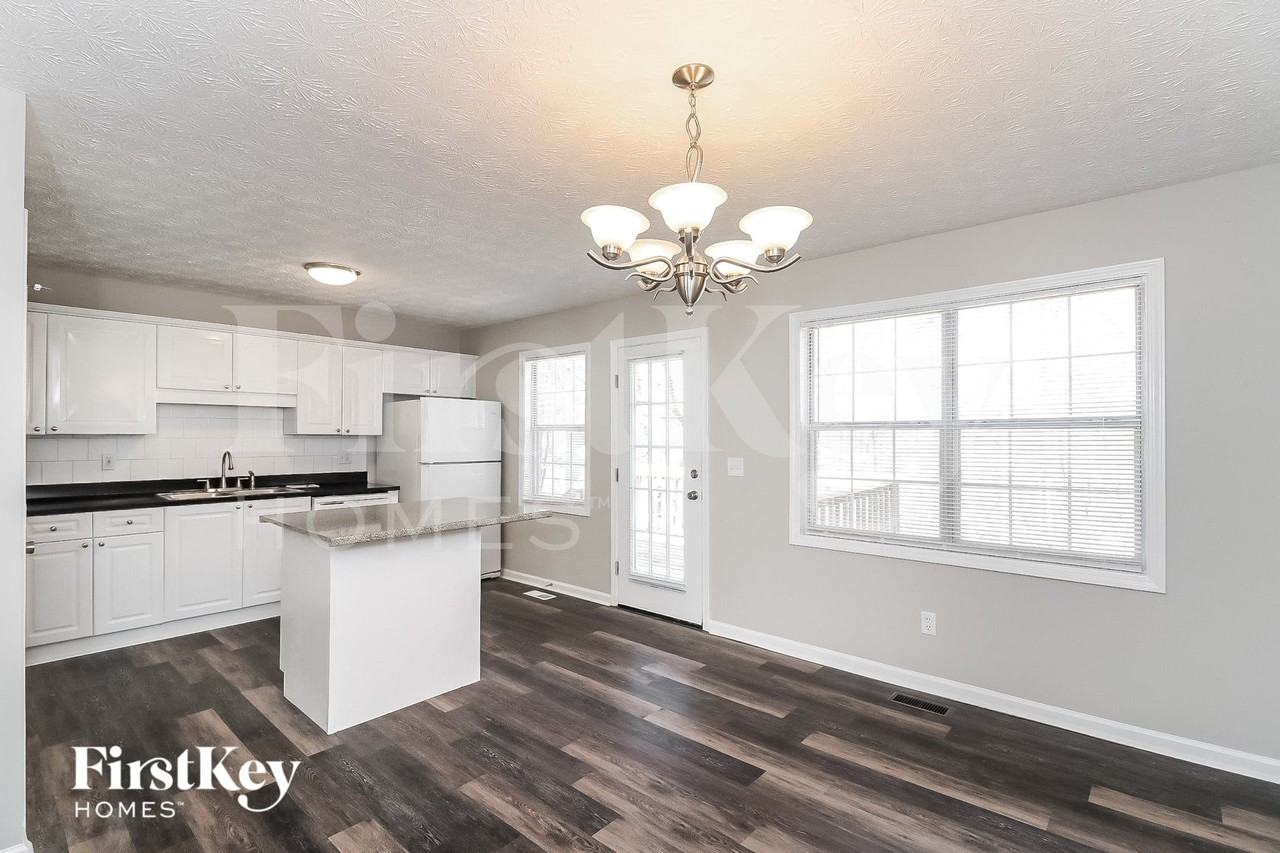 142 N Springs Dr - Photo 4 of 15